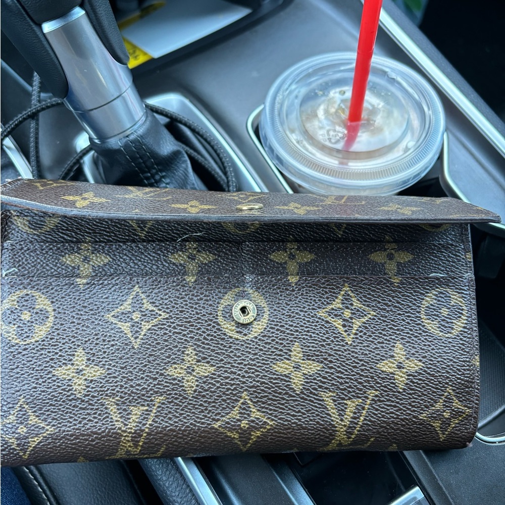 Authentic Lv wallet long